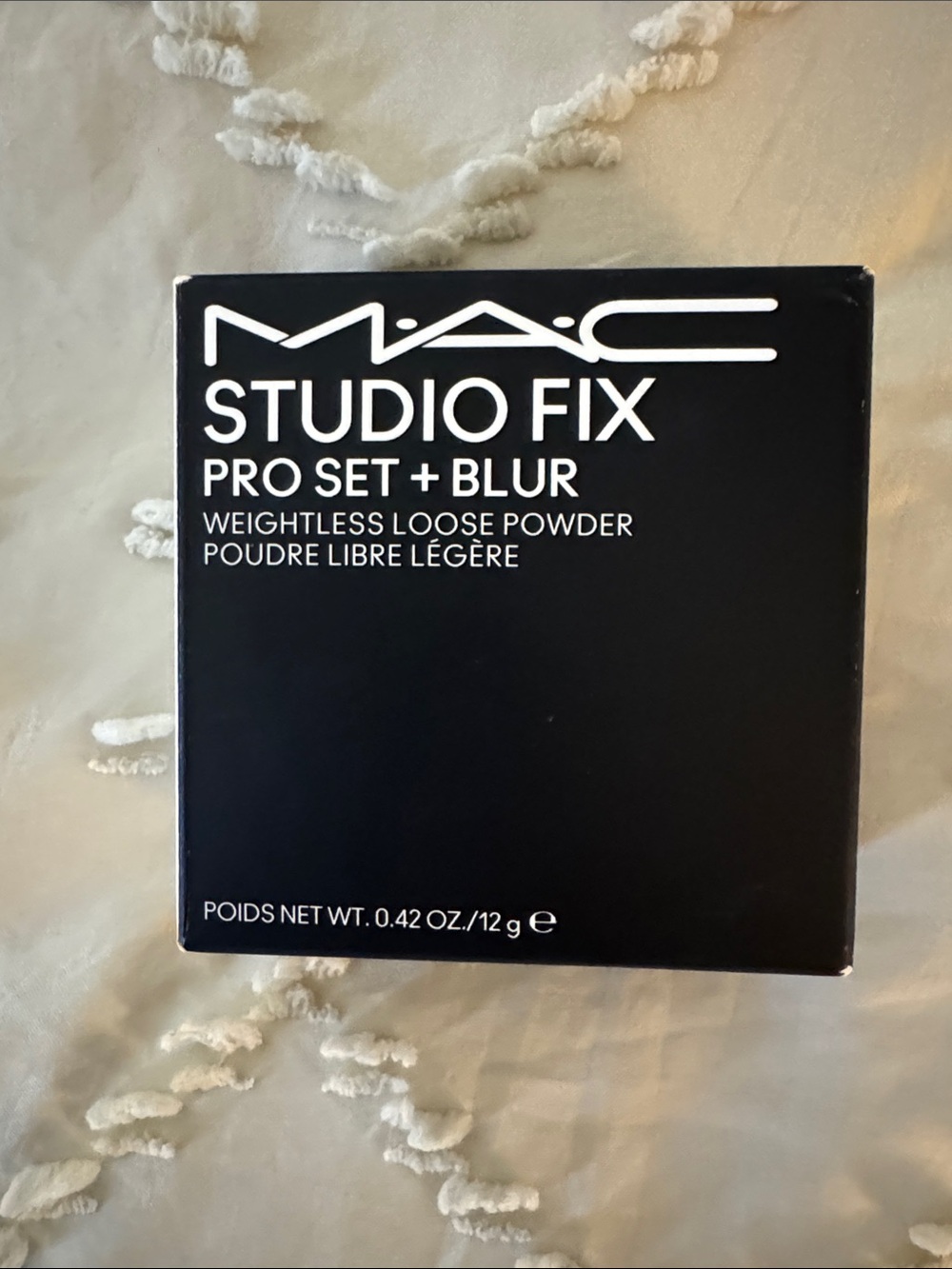 MAC STUDIO FIX PRO SET + BLUR WEIGHTLESS LOOSE POWDER- TRANSLUCENT